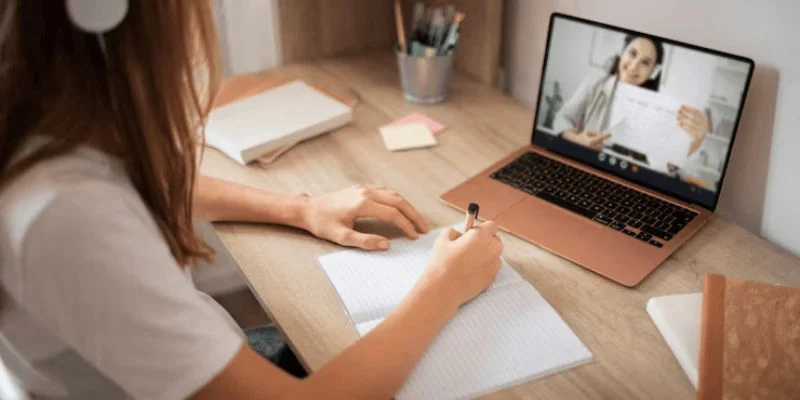 Hocthenao thúc đẩy các học sinh chủ động hơn trong học tập